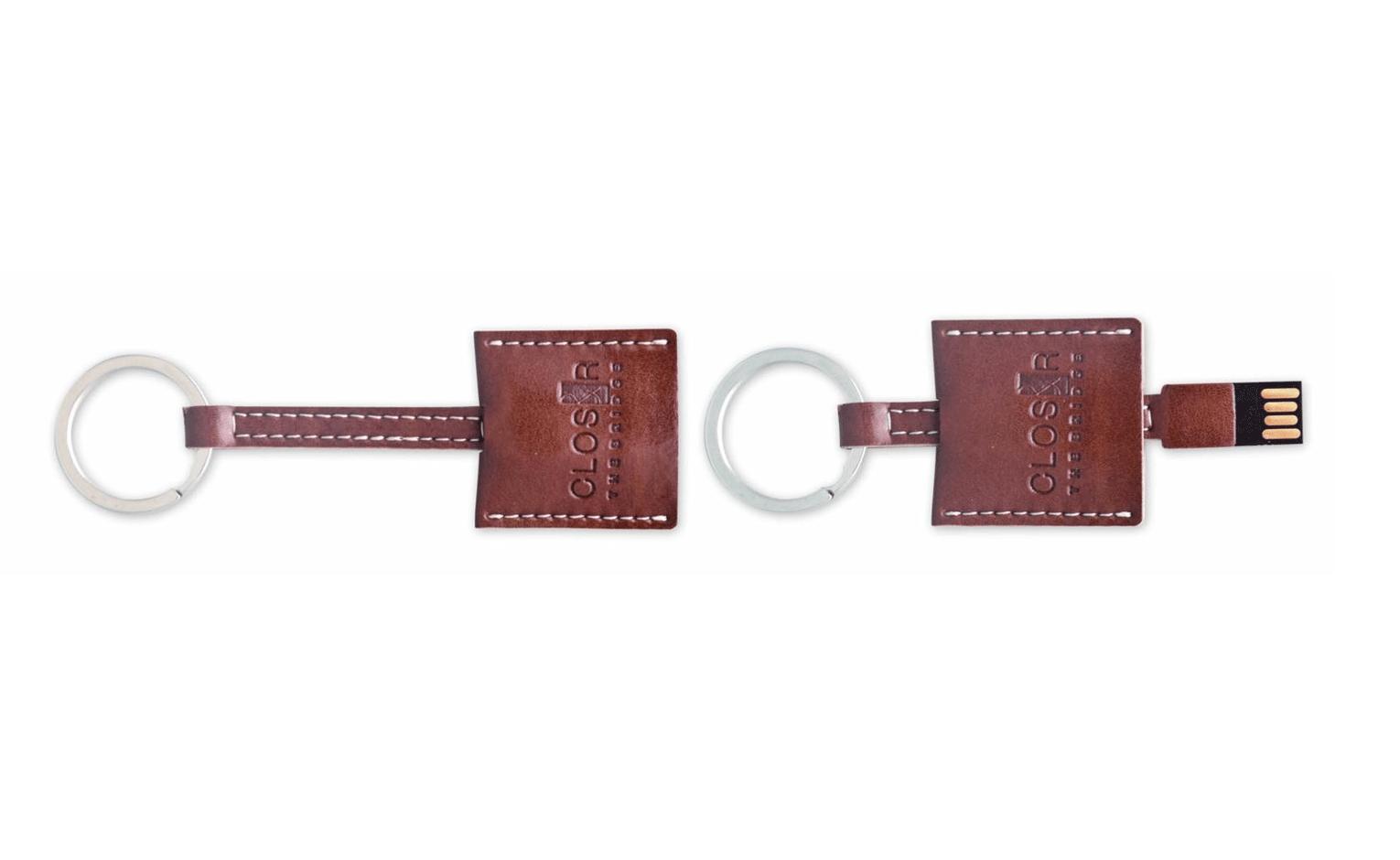 Portachiavi con chiavetta USB closer the bridge
