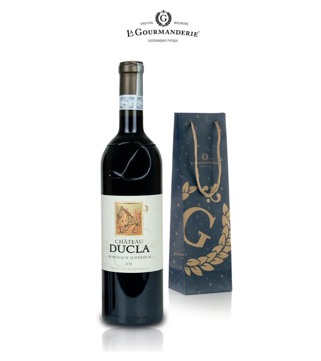Bottiglia di vino rosso Bordeaux Chateau Ducla 2011